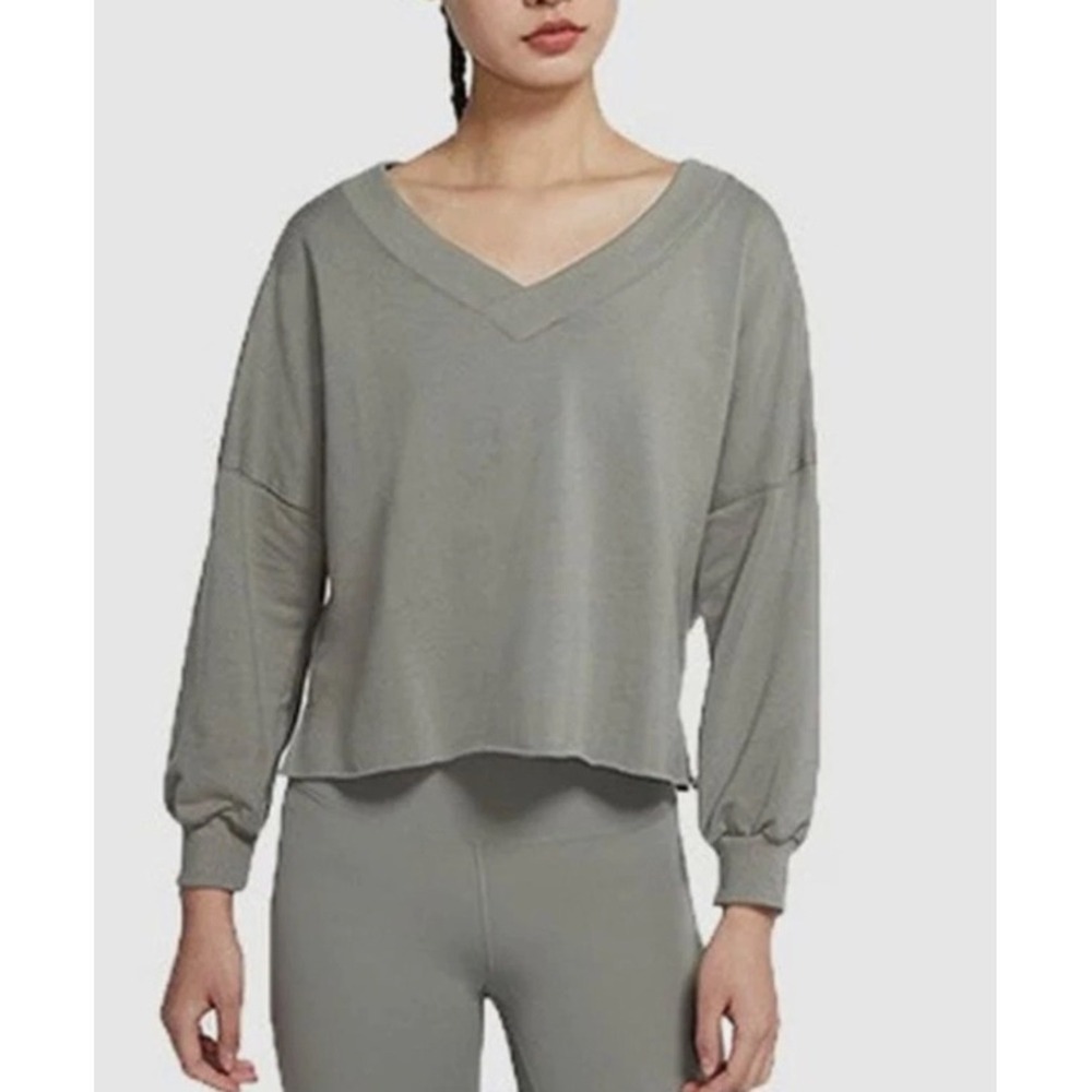 New NIKE YOGA LUXE Soft Gray‎ Modal V-Neck Cropped Active Sweatshirt size 2X